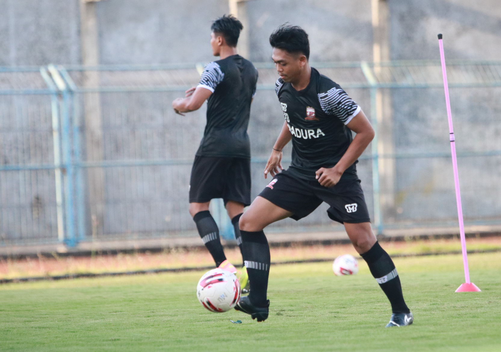 Ilustrasi: Madura United saat melakukan latihan menjelang lanjutan Liga 1.