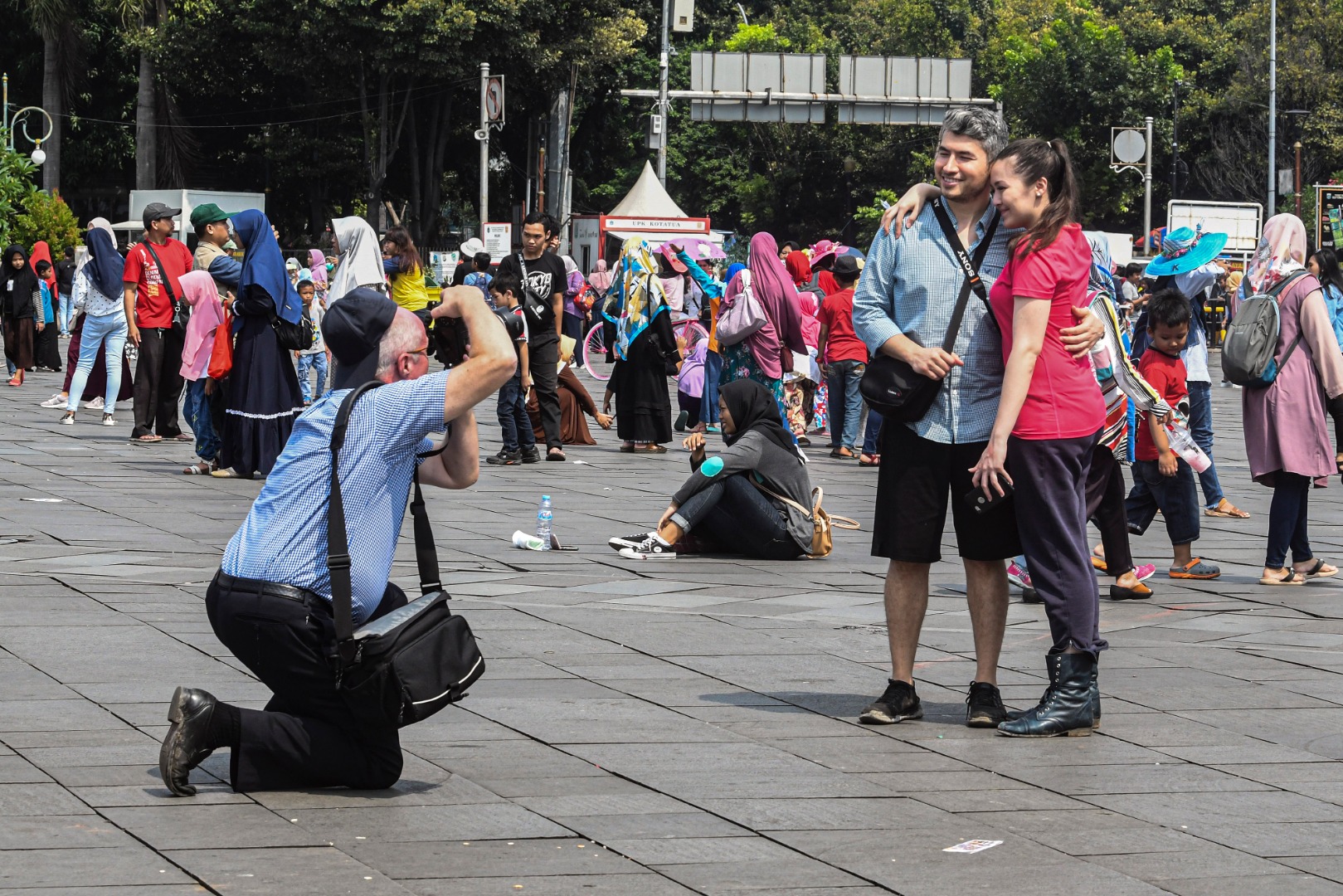 Ilustrasi  Wisatawan mancanegara (Wisman) beraktivitas di kawasan Kota Tua, Jakarta, Kamis (26/12/2019)
