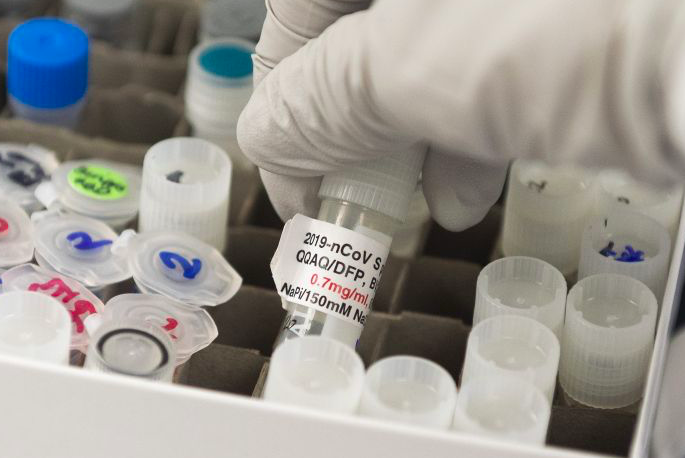 Vaksin yang sedang diteliti di laboratorium Novavax di Gaithersburg, Maryland.