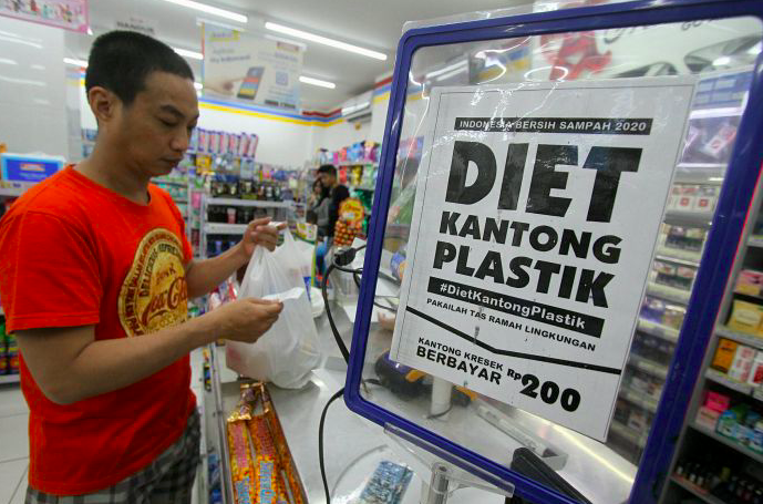 Kampanye kurangi kantong plastik sekali pakai