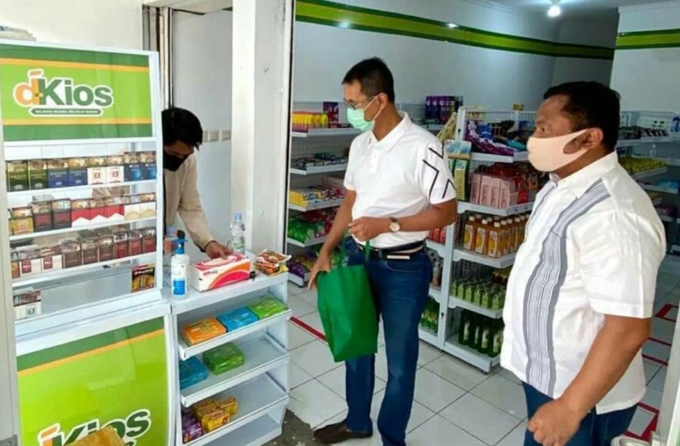 Salah satu gerai mini market dalam program diKios