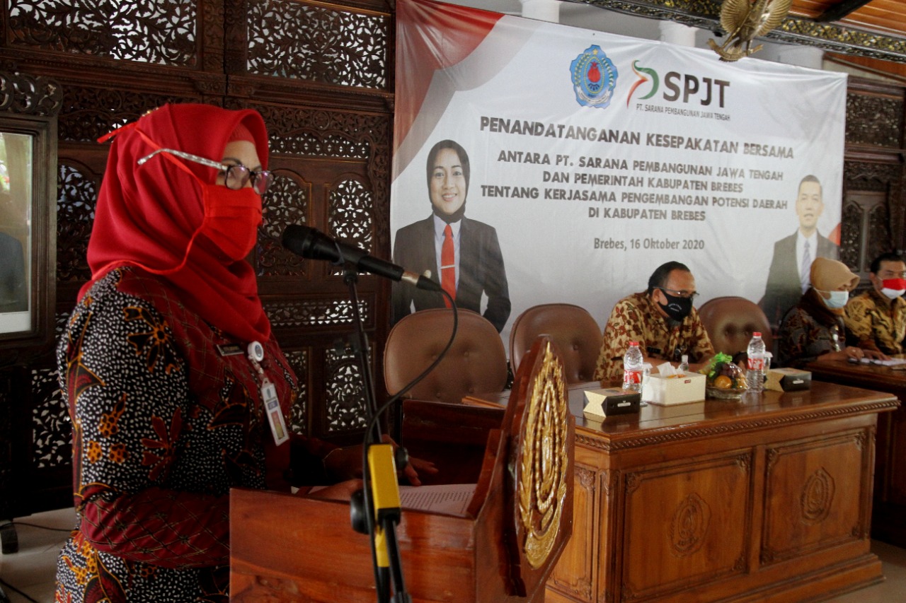 Penandatanganan MoU antara Kabupaten Brebes dengan PT Sarana Pembangunan Jawa Tengah (SPTJ) 