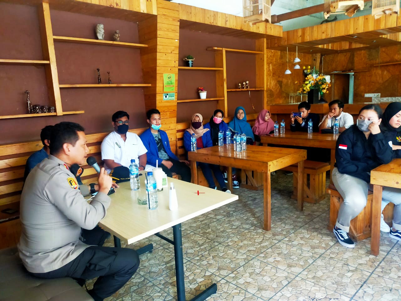 Pertemuan Kapolres Klaten, AKB Edy Suranta Sitepu dengan Badan Eksekutif Mahasiswa perguruan tinggi di Klaten, Senin (12/10/2020).