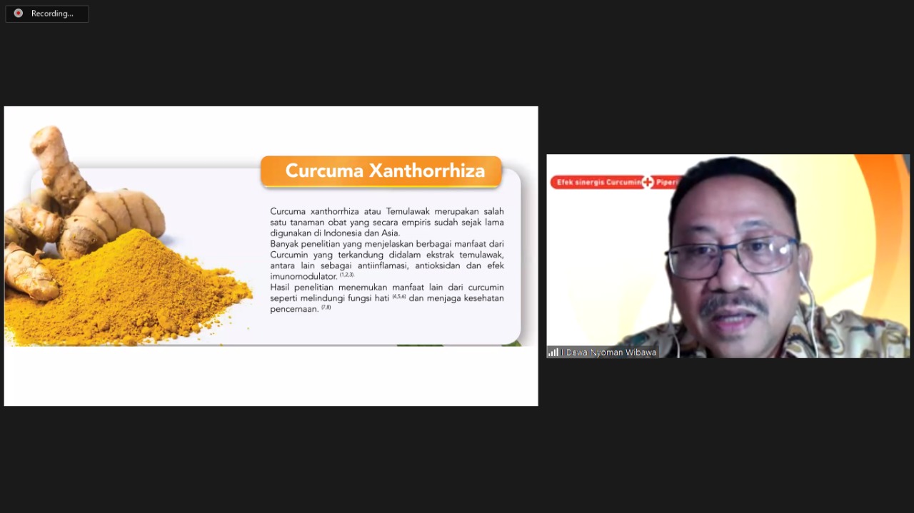 Prof.Dr. dr.I Dewa Nyoman Wibawa, Sp.PD-KGEH memberi pemaparan pada Talkshow Kesehatan dan Peluncuran Curcuma Force secara virtual.