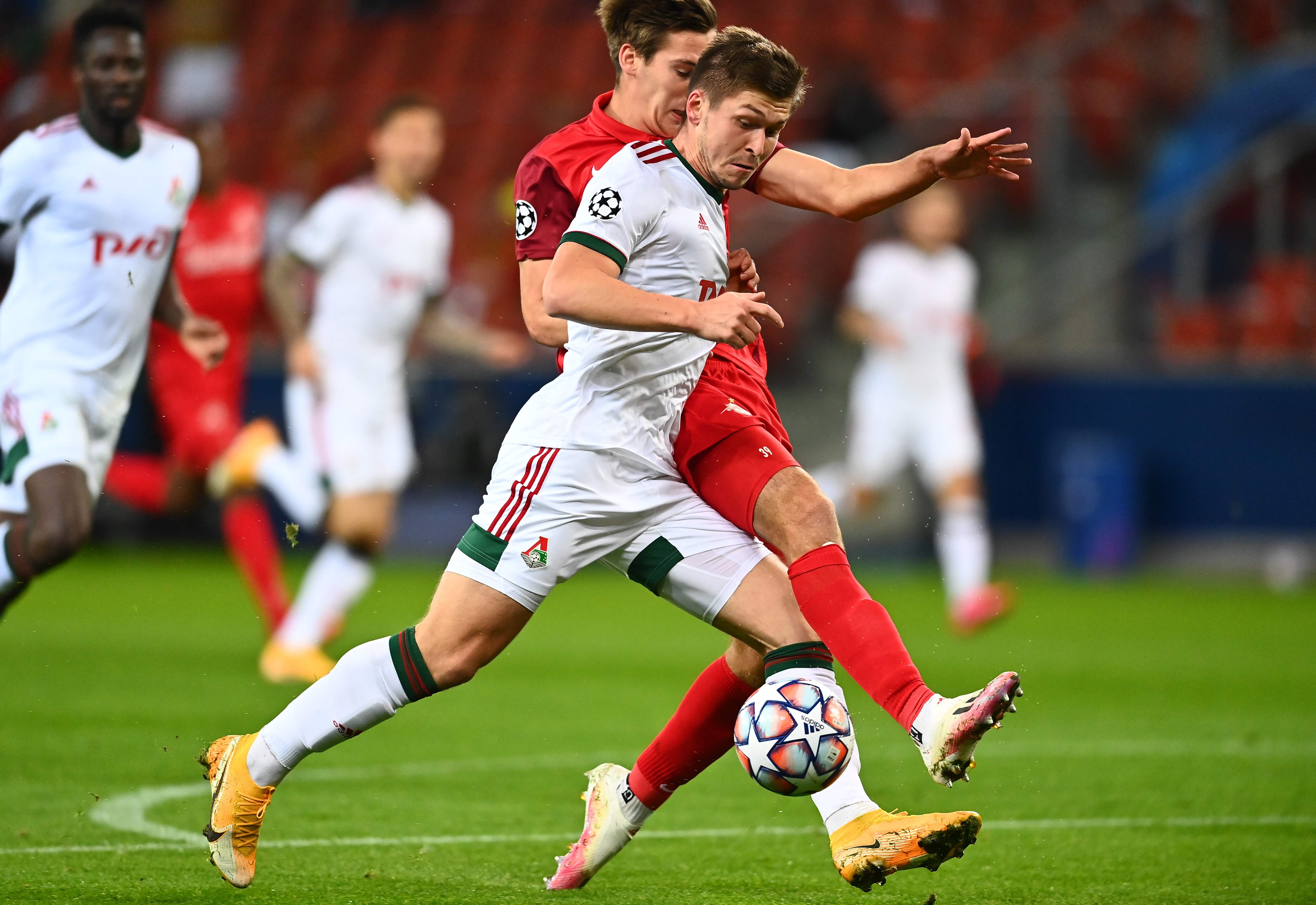 Laga Liga Champions antara Salzburg dan Lokomotiv Moskow.