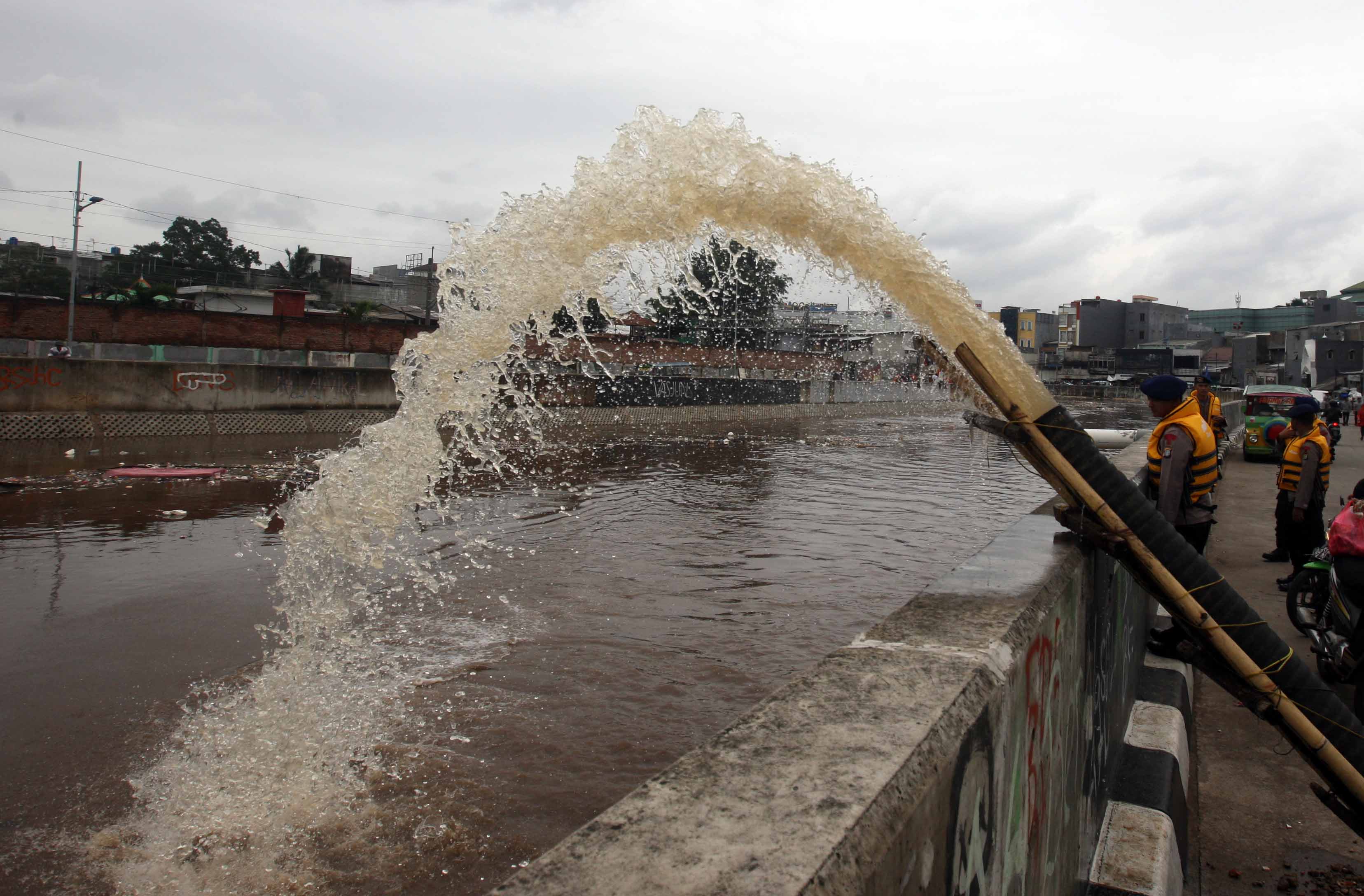 Pemprov DKI Tambah Pompa untuk Antisipasi Banjir