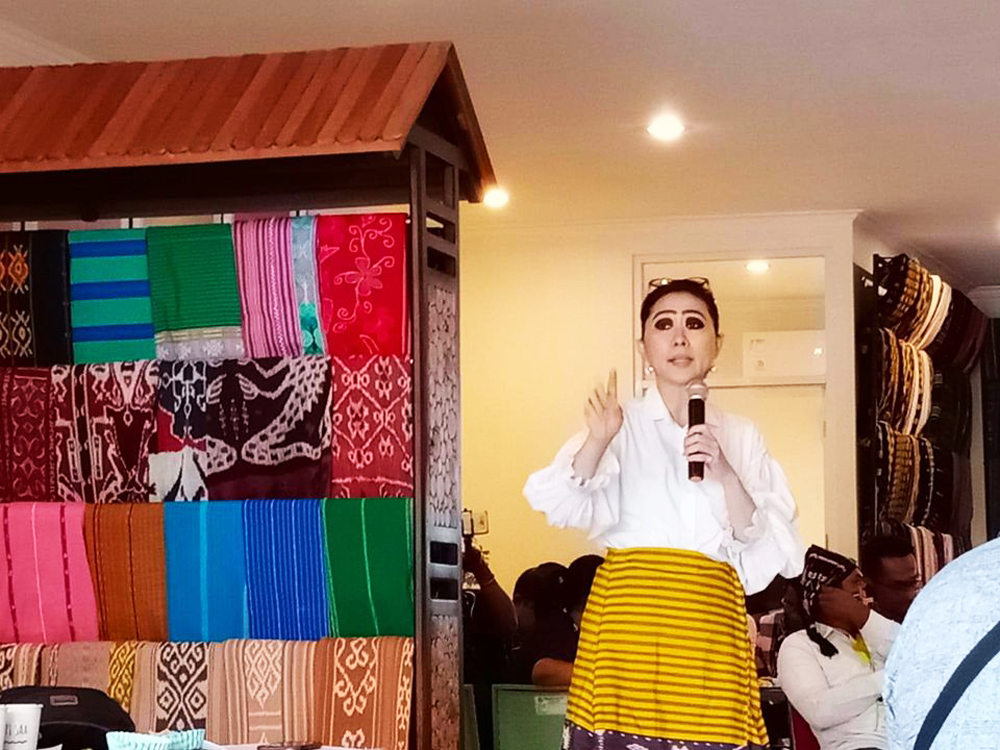 etua Tim Penggerak PKK Nusa Tenggara Timur, Julie Sutrisno Laiskodat. 