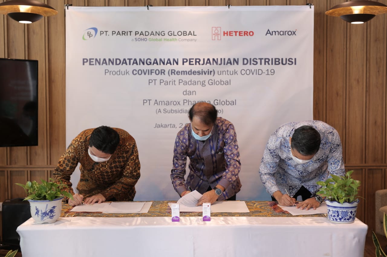 Penandatangan kerja sama pendistribusian obat emergensi pasien Covid-19 atau Covifor di Jakarta.