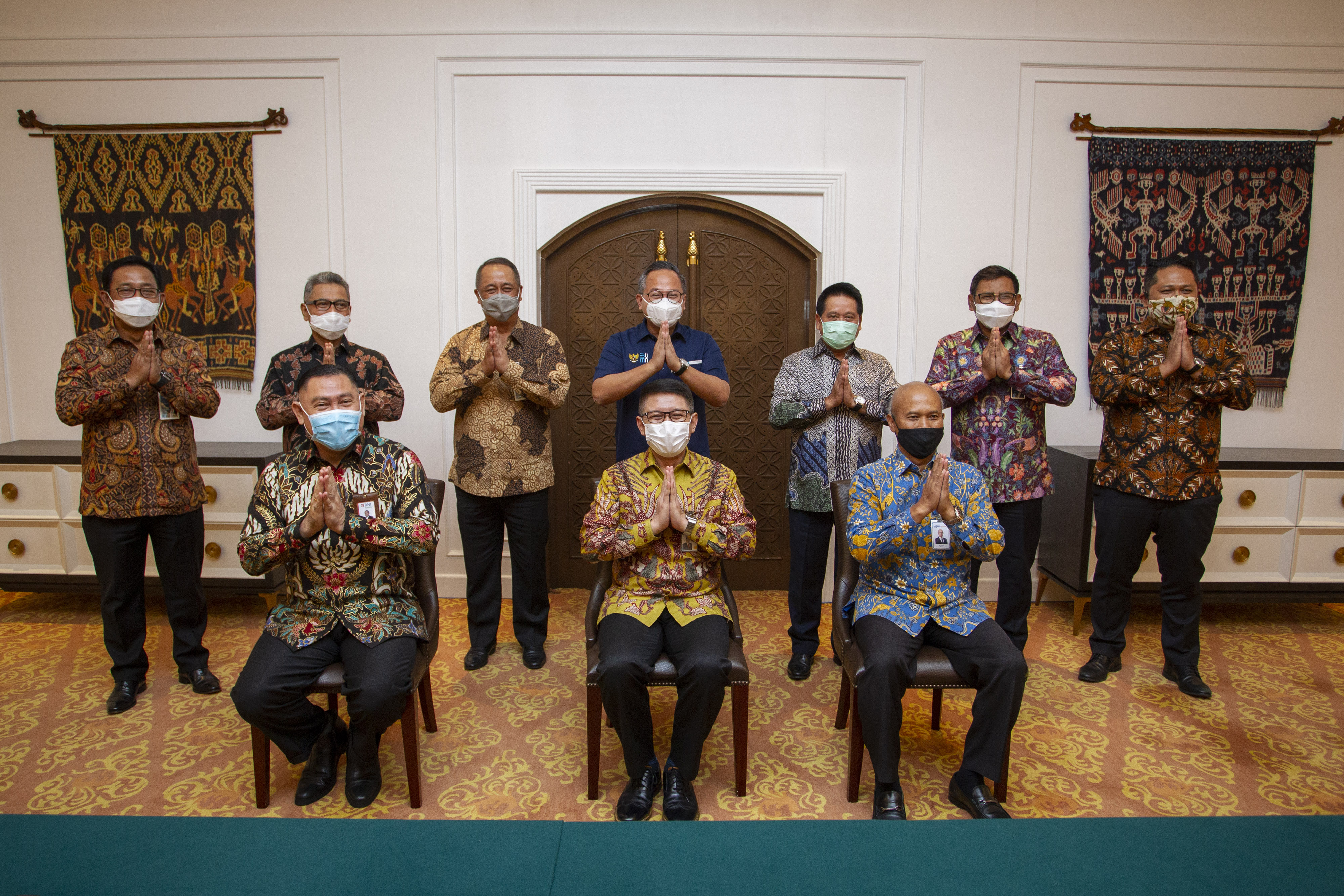 Sinergi bank syariah BUMN dalam rangka pengembangan ekonomi dan perbankan syariah di Indonesia, di Jakarta, Senin (12/10).