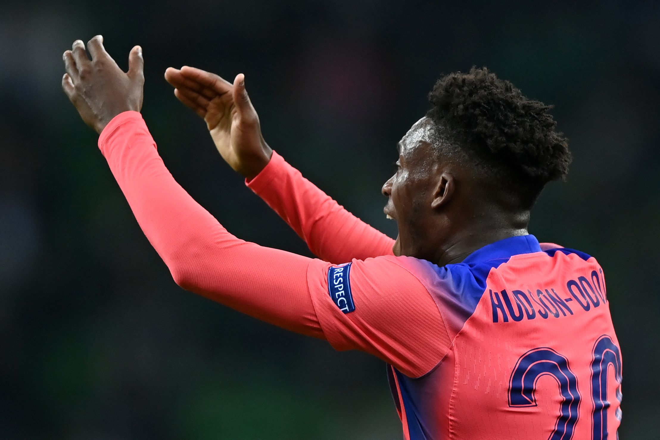 Callum Hudson-Odoi menyumbanga satu gol bagi Chelsea saat menang 4-0 atas Krasnodar FC dalam laga Liga Champions, Kamis (29/10). 