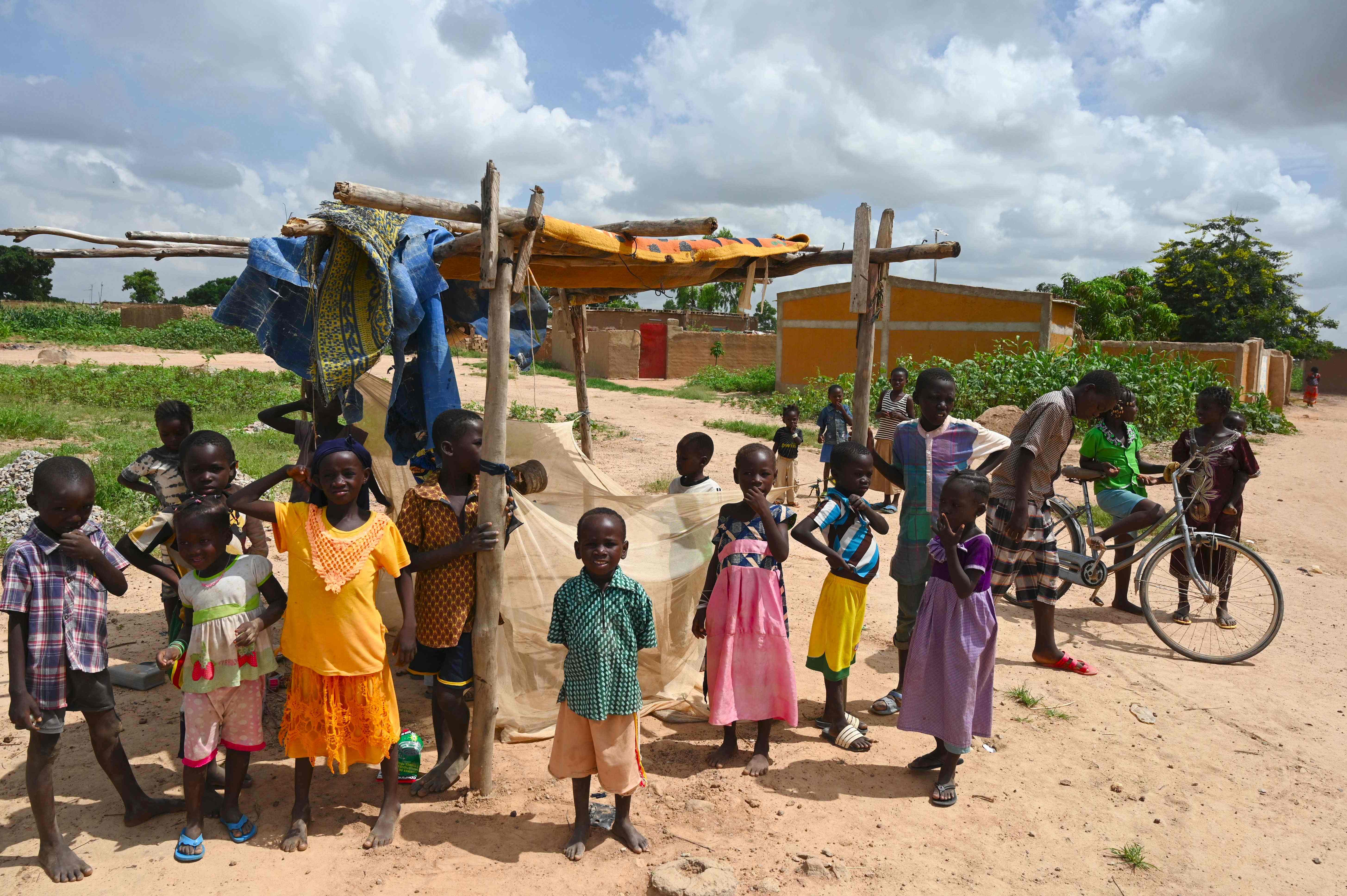 Anak-anak yang tinggal di Desa Yagma, Burkina Faso, salah satu negara termiskin di Afrika Barat.