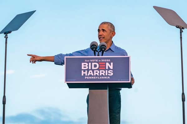 Mantan Presiden AS Barack Obama berpidato di depan para pendukung Biden-Harris selama kampanye pertama untuk Joe Biden 