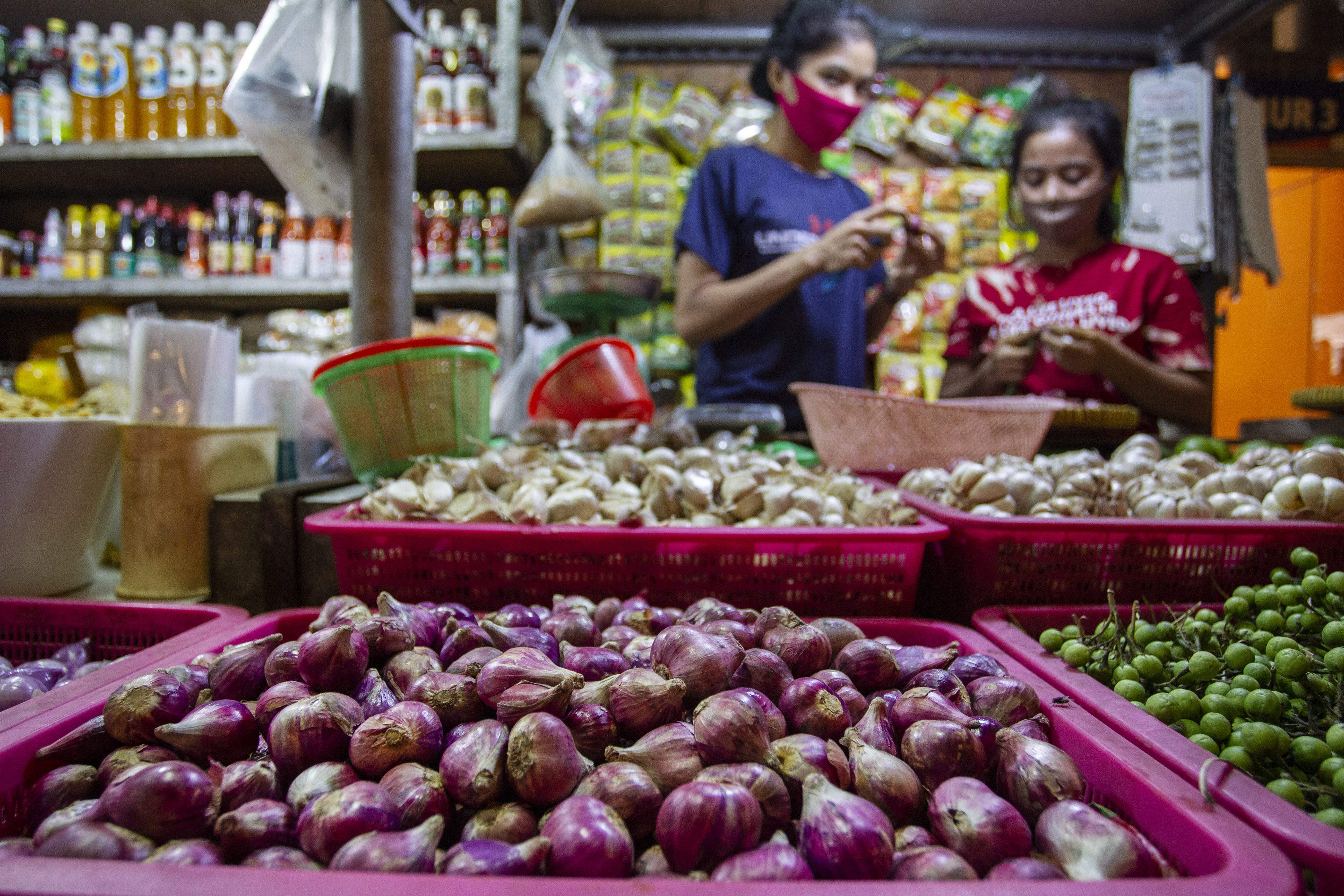 Indonesia msaih mengalami deflasi pada September 2020 yang didorong terutama oleh harga bahan pangan.