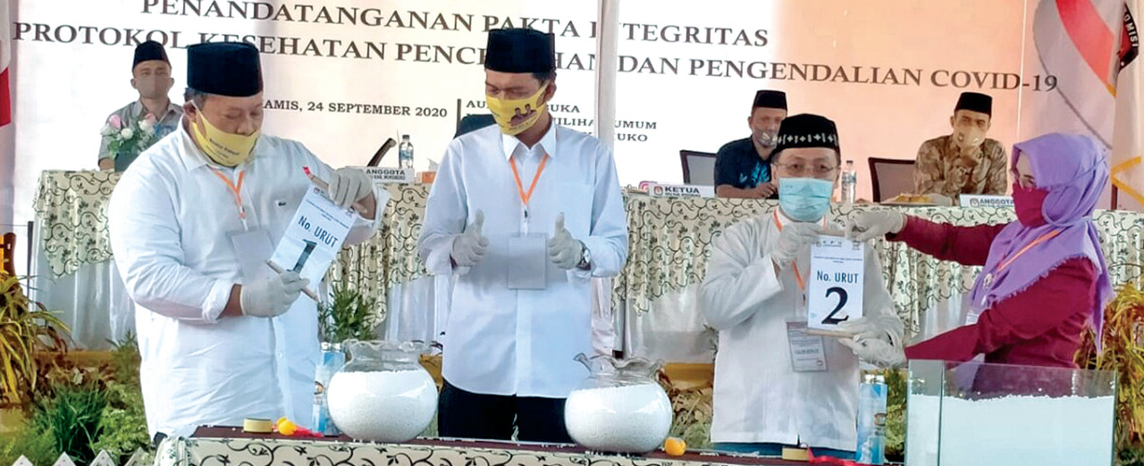 Pasangan calon bupati dan wakil bupati Mukomuko Choirul Huda-Rahmadi AB mendapatkan nomor urut 1,dan pasangan Sapuan-Wasri nomor urut 2.