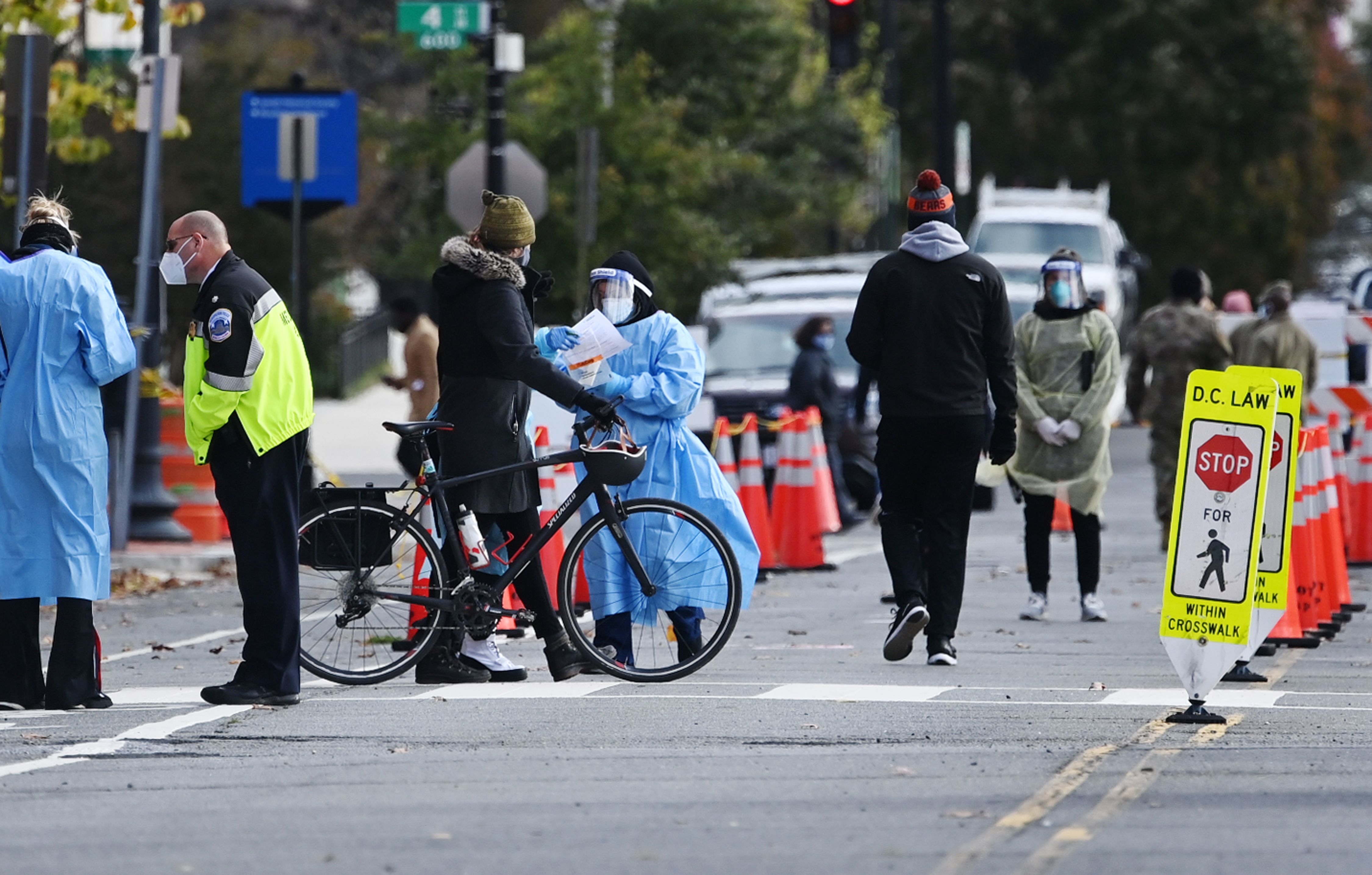Korban Meninggal Akibat Covid-19 di AS Lampaui 250.000