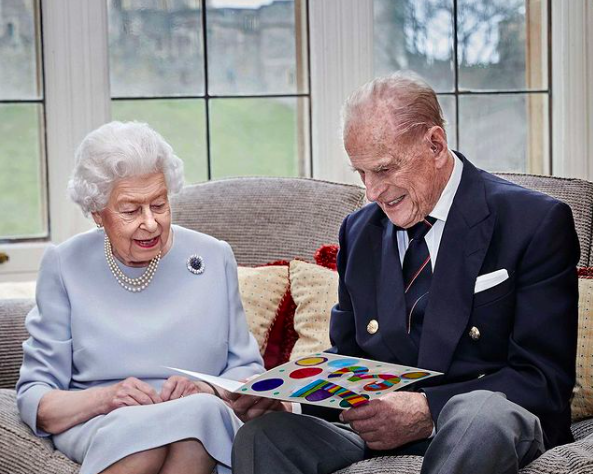 Ratu Elizabeth dan Pangeran Philip Rayakan Ultah Pernikahan ke-73 