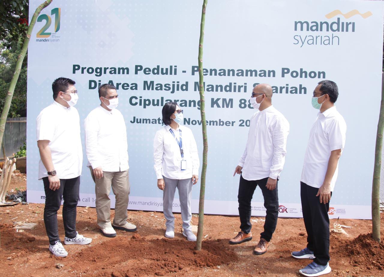 Penanaman 1.000 pohon oleh  PT Bank Syariah Mandiri (Mandiri Syariah). 