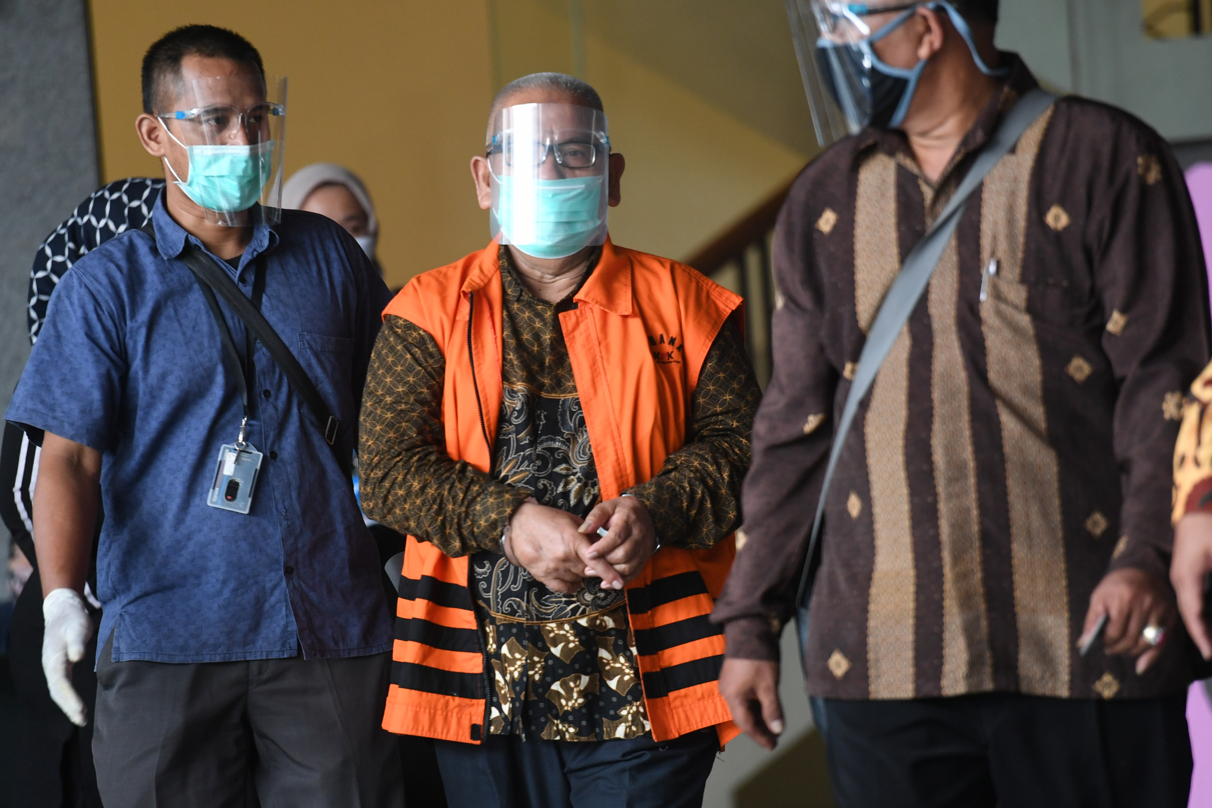 Mantan Anggota DPRD Jambi Tadjudin Hasan (tengah) 