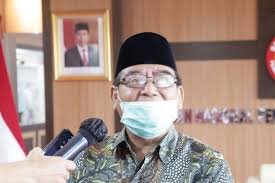 Wakil Ketua Pembina Pengurus Pusat Persatuan Tarbiyah Islamiyah (PP Perti) Dr KH Anwar Sanusi SH S Pel MM.