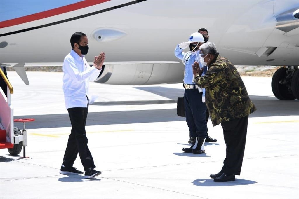 Presiden Jokowi saat melakukan kunjungan kerja ke Sulawesi Tenggara.
