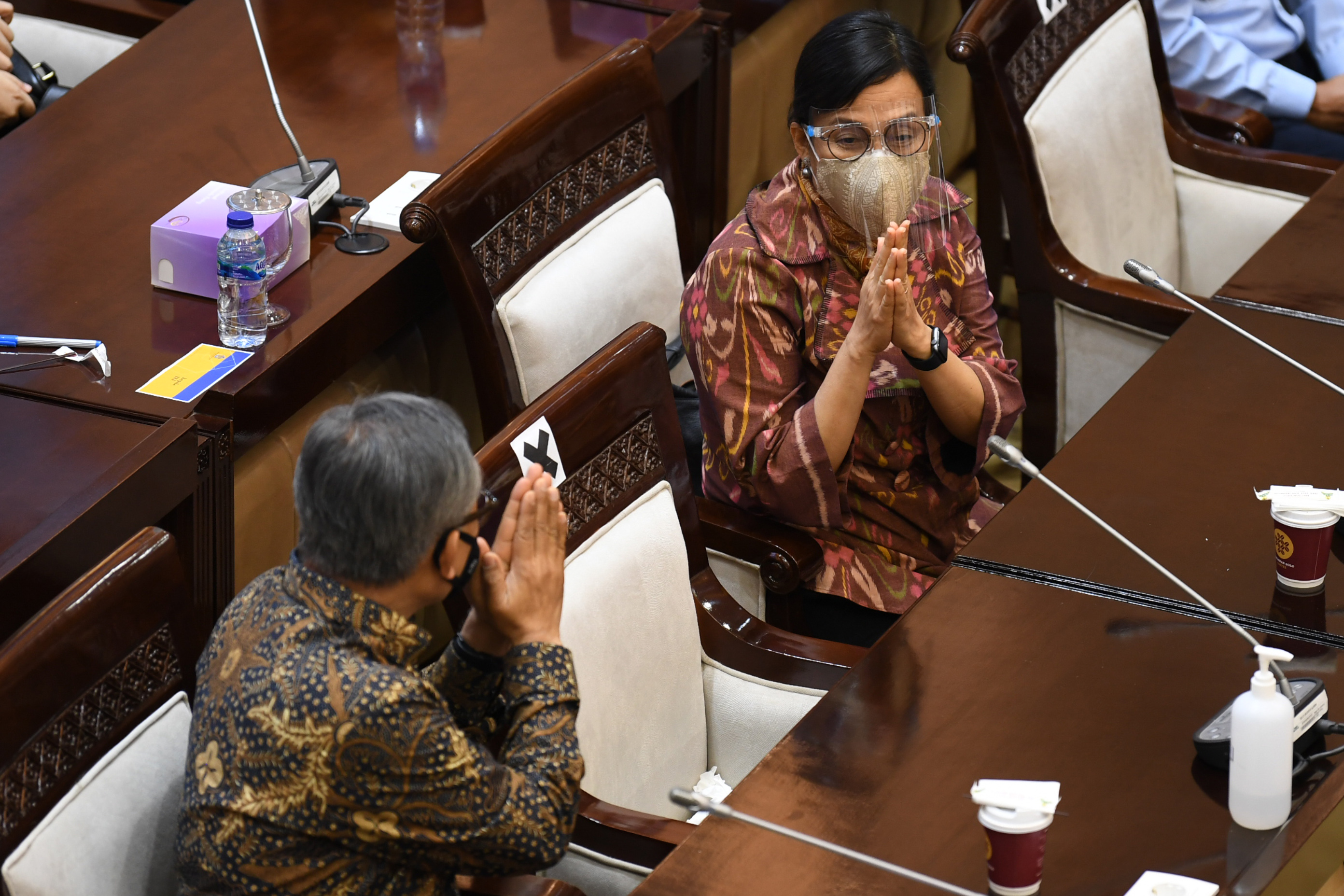 Menteri Keuangan Sri Mulyani saat mengikuti rapat kerja di Komisi XI DPR RI.