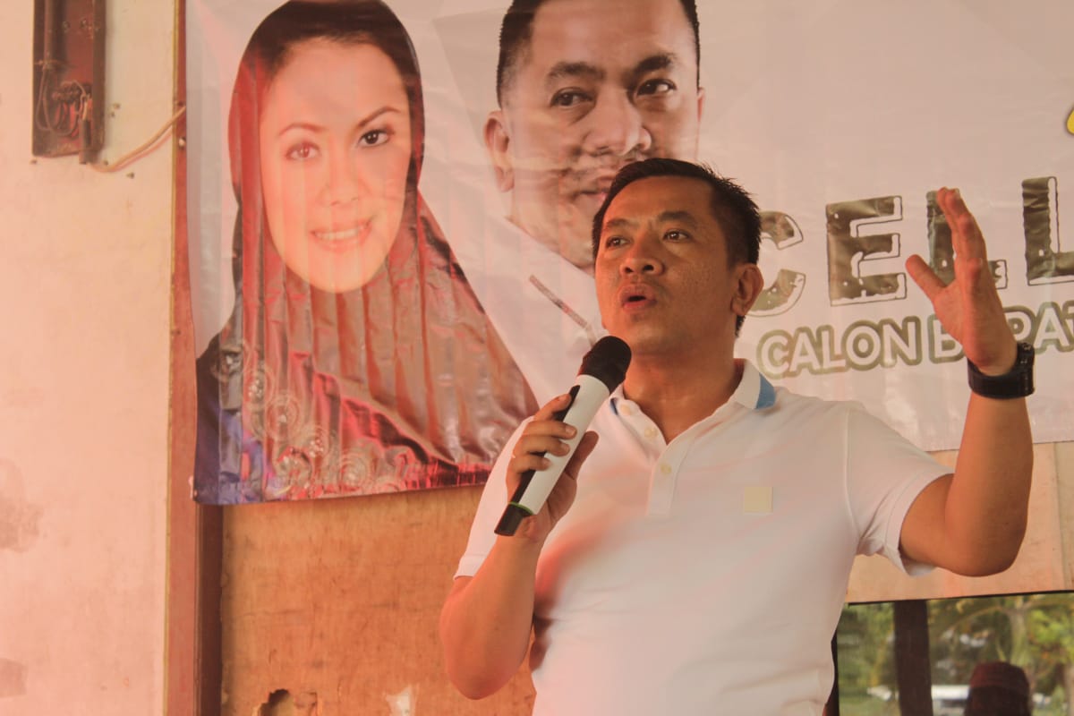 Calon Bupati Karawang Aep Syaepuloh tewarkan program peduli lingkungan hidup. 