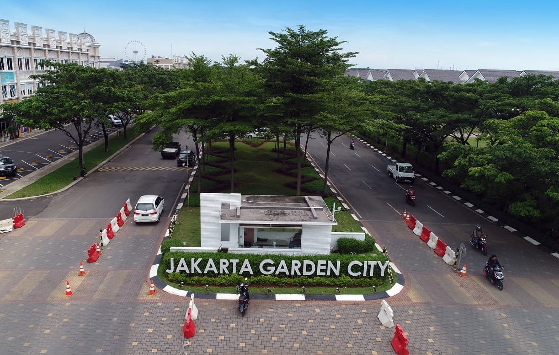 Gerbang masuk Jakarta Garde City di Jakarta Timur
