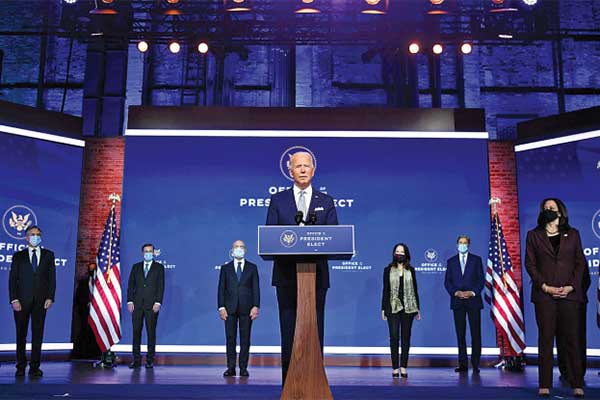 Presiden AS terpilih Joe Biden berbicara selama acara pengumuman kabinet di Wilmington, Delaware, AS, Selasa (24/11)