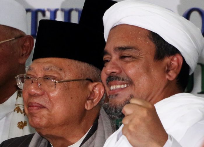 Kebersamaan Wapres Ma'ruf Amin bersama Imam Besar FPI Rizieq Shihab pada 2016.  