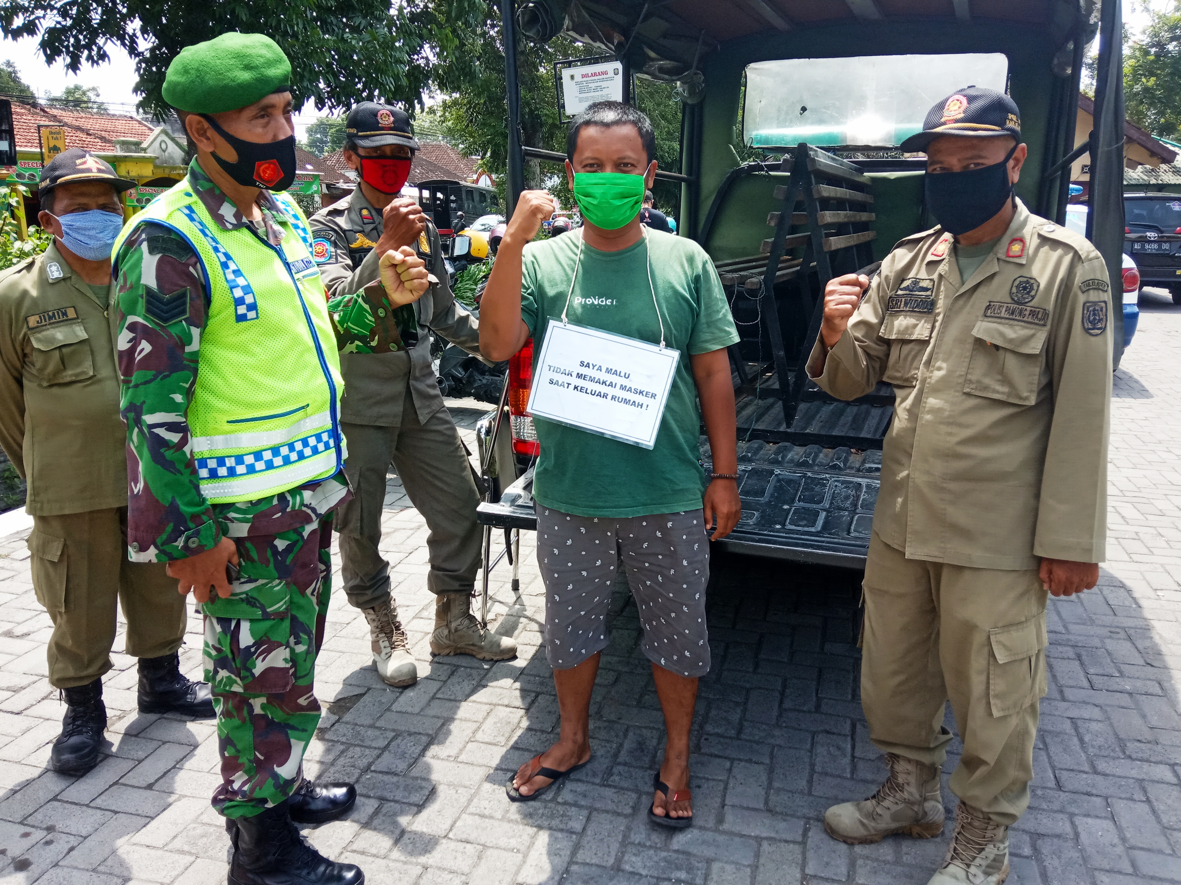 Salah satu warga terjaring operasi yustisi yang digelar di wilayah Kota Klaten. 