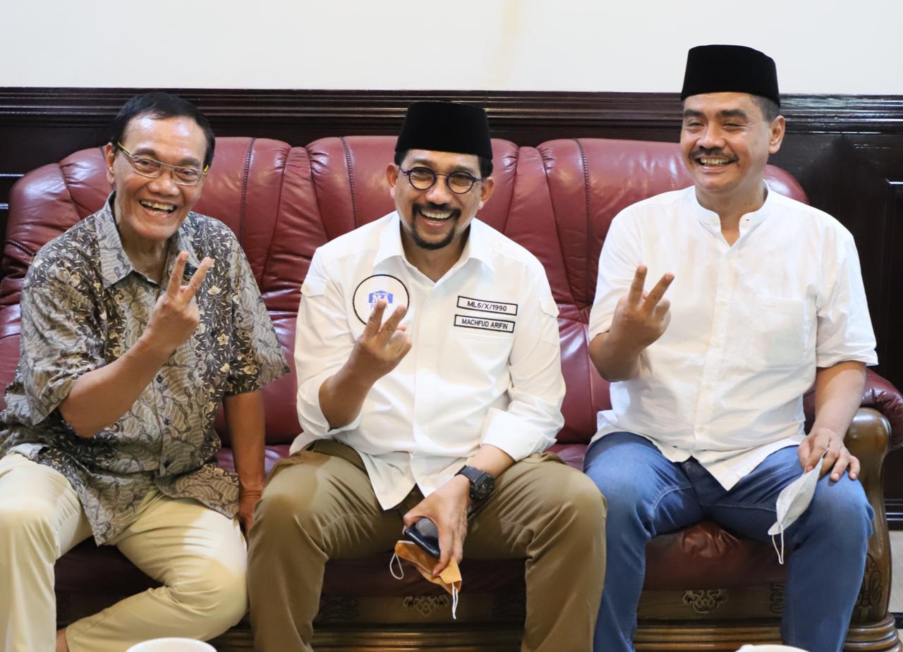 Calon Wali Kota Surabaya Machfud Arifin (tengah) mendapat dukungan dari sejumlah tokoh di Kota Surabaya.