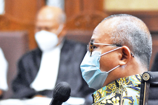 SETYO WASISTO BERSAKSI: Mantan Kadiv Humas Mabes Polri Komjen (Purn) Setyo Wasisto memberikan kesaksian pada sidang lanjutan kasus suap   