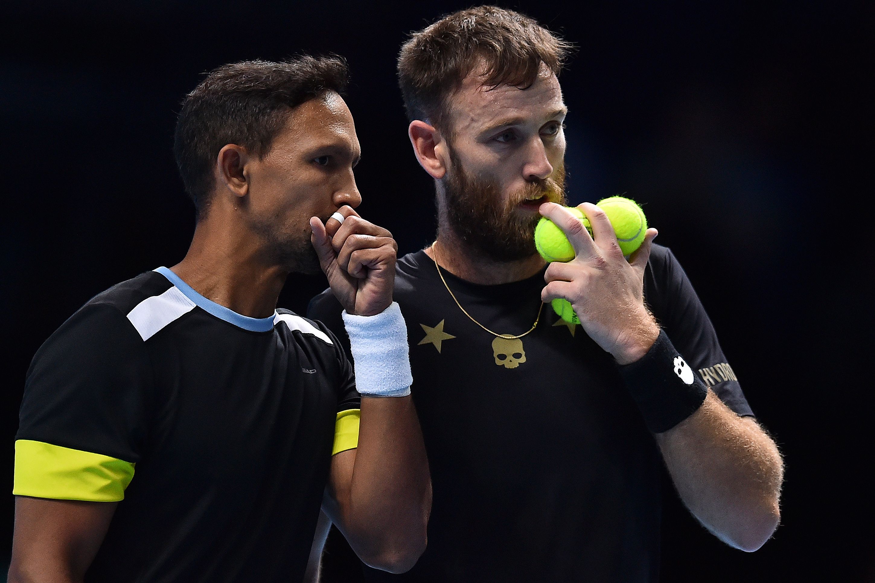 Petenis Selandia Baru Michael Venus (kanan)