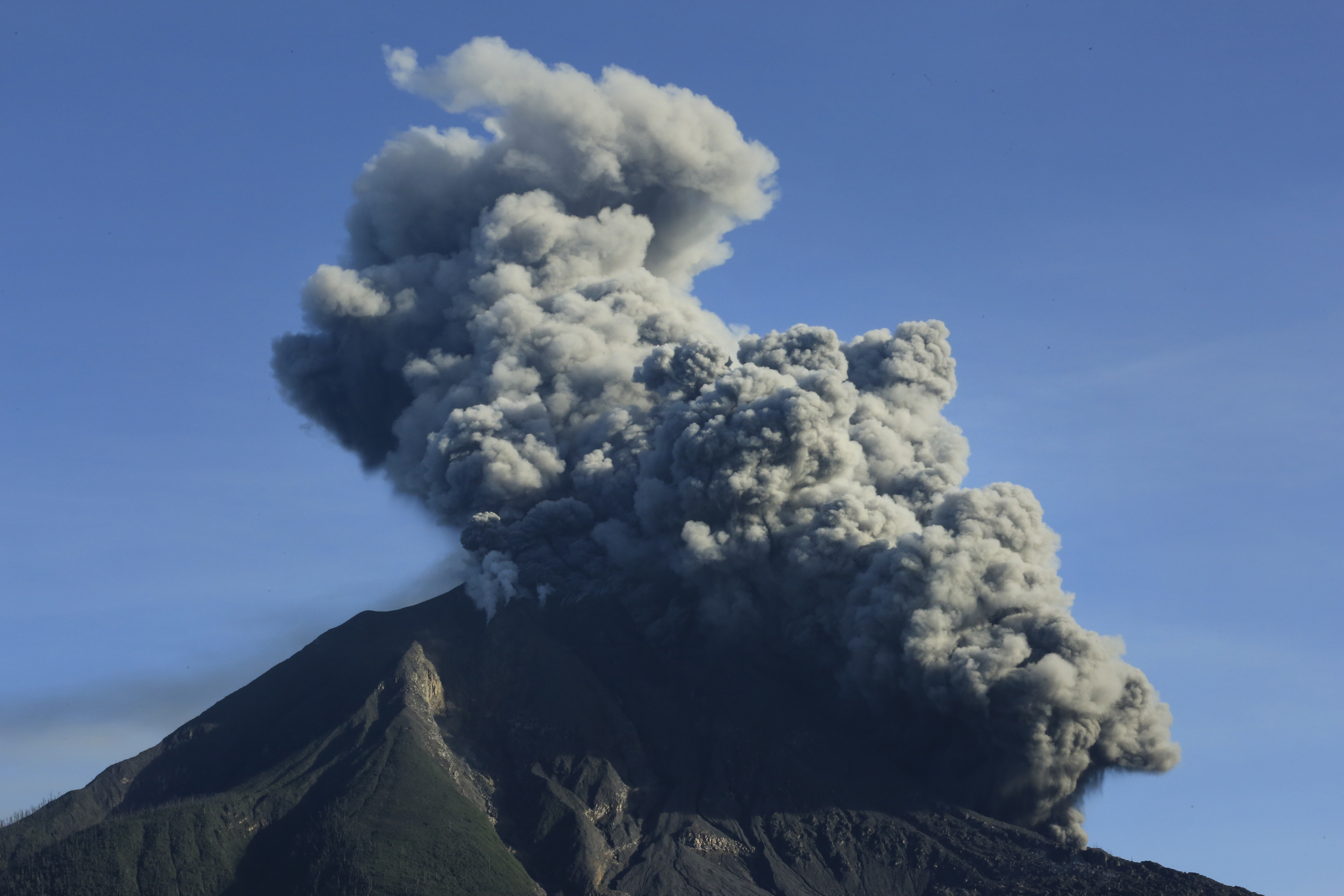 Gunung Sinabung, foto diambil Minggu (23/8).