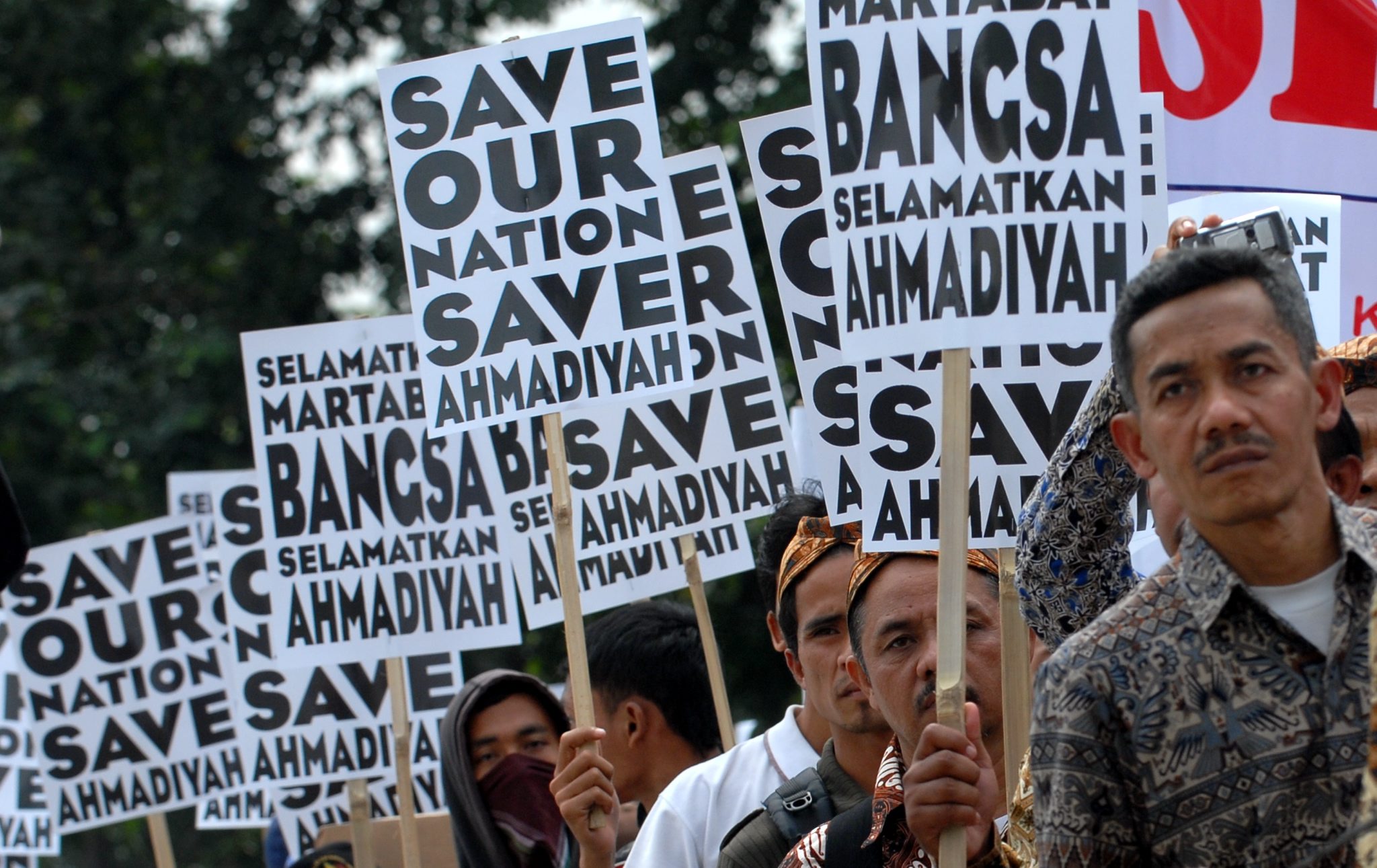 Sejumlah simpatisan dari Aliansi Kebangsaan untuk Kebebasan Beragama dan Berkeyakinan melakukan aksi Bundaran HI, Jakarta