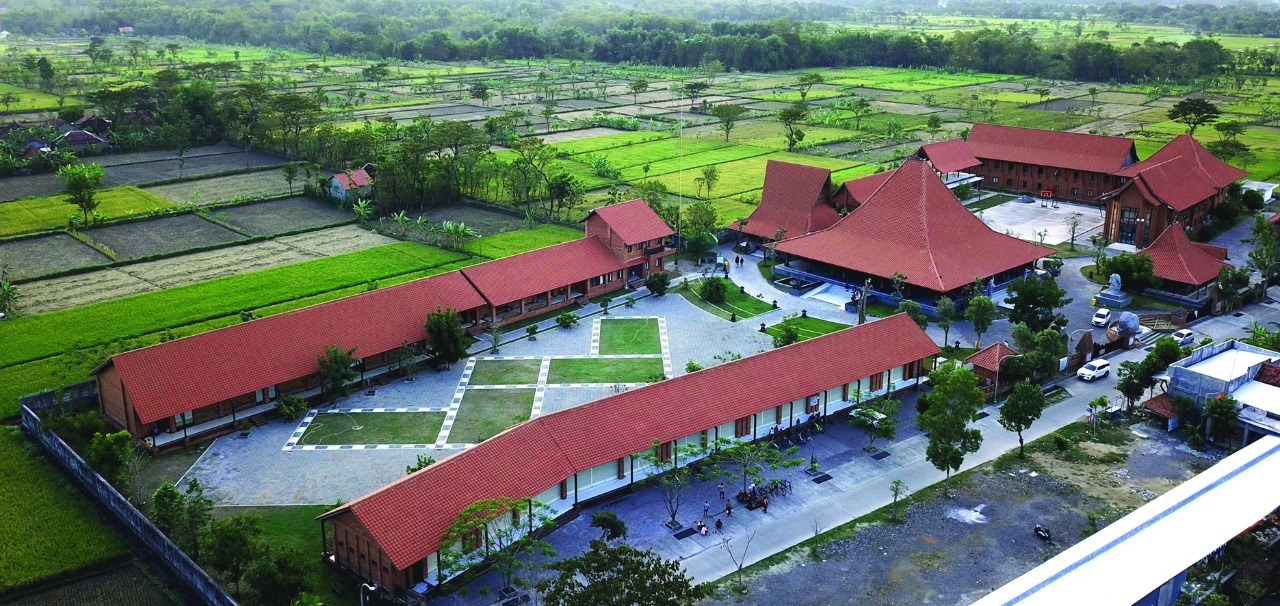 Gedung Joglo Tumiyono milik PT. WMU