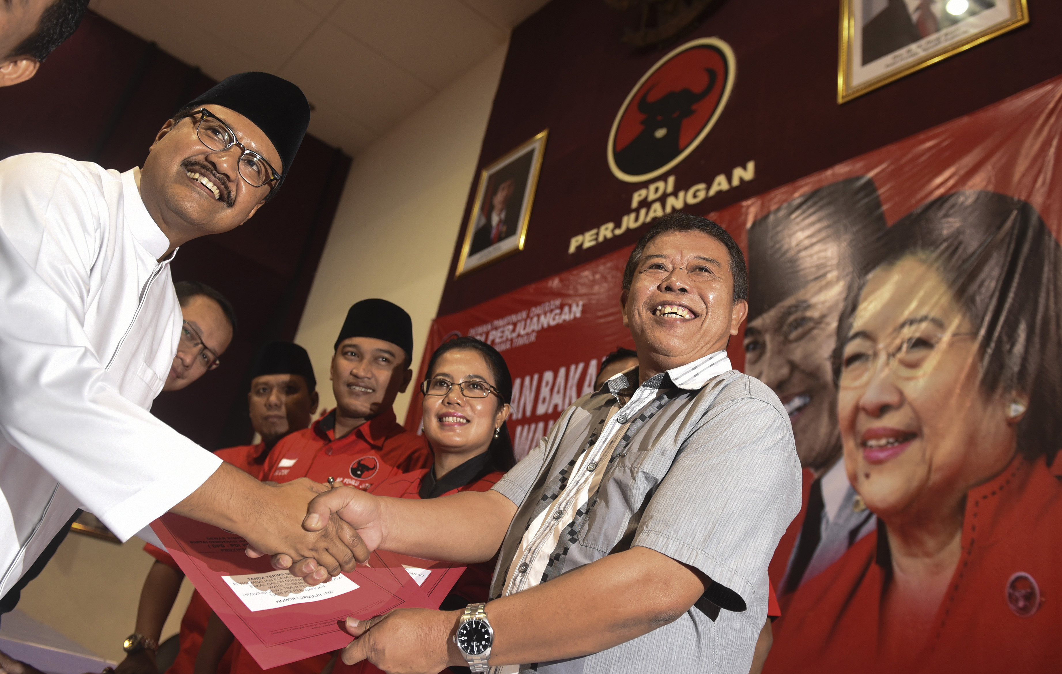 Ketua DPRD Jatim dan Ketua DPD PDI Perjuangan Jatim Kusnadi (Kanan) 