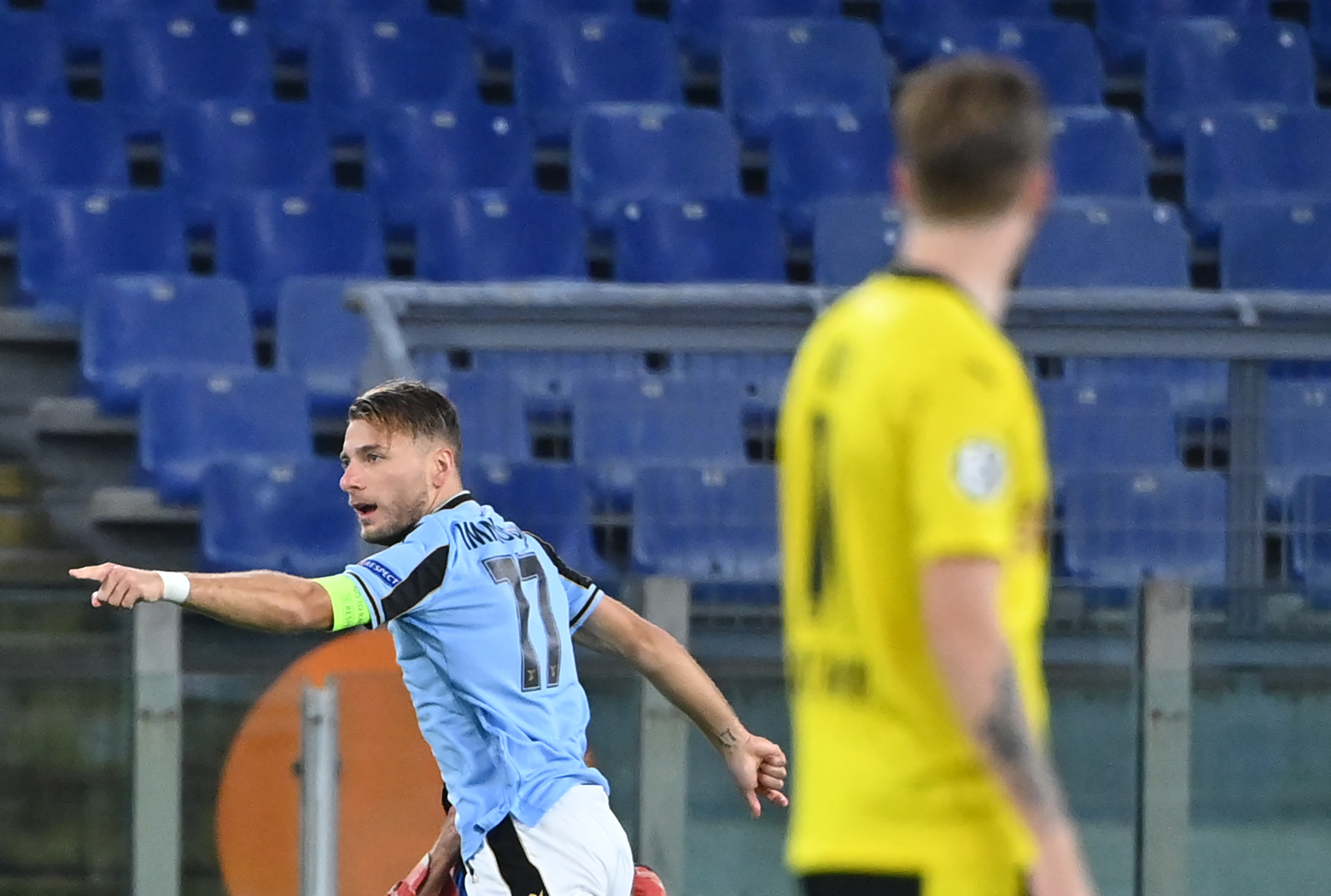 Penyerang Lazio Ciro Immobile melakukan selebrasi usai mencetak gol ke gawang Borussia Dortmund di laga Liga Champions, 20 Oktober lalu.