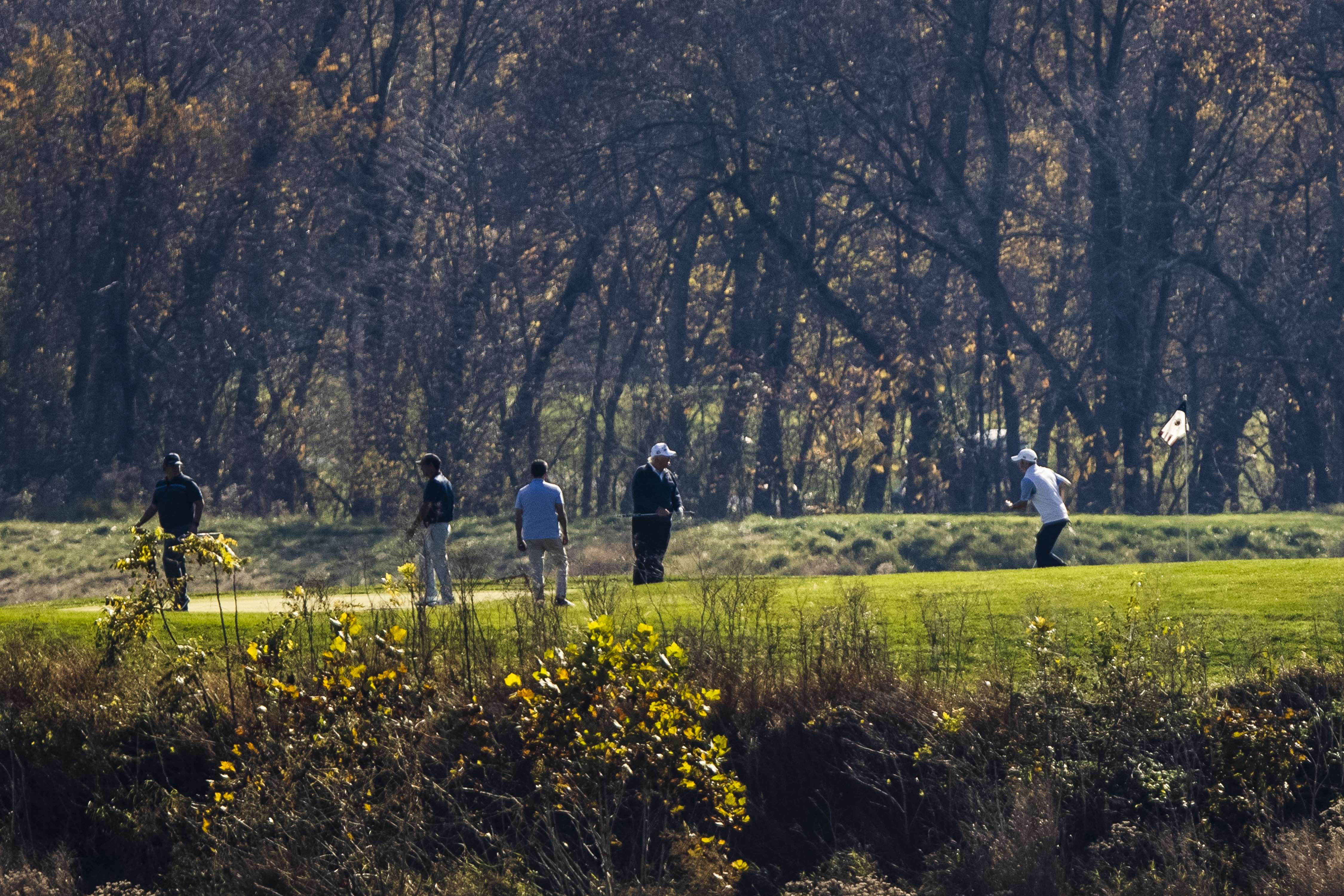 Presiden AS Donald Trump memilih bermain golf selama dua hari berturut-turut setelah dinyatakan kalah dalam Pemilu AS.