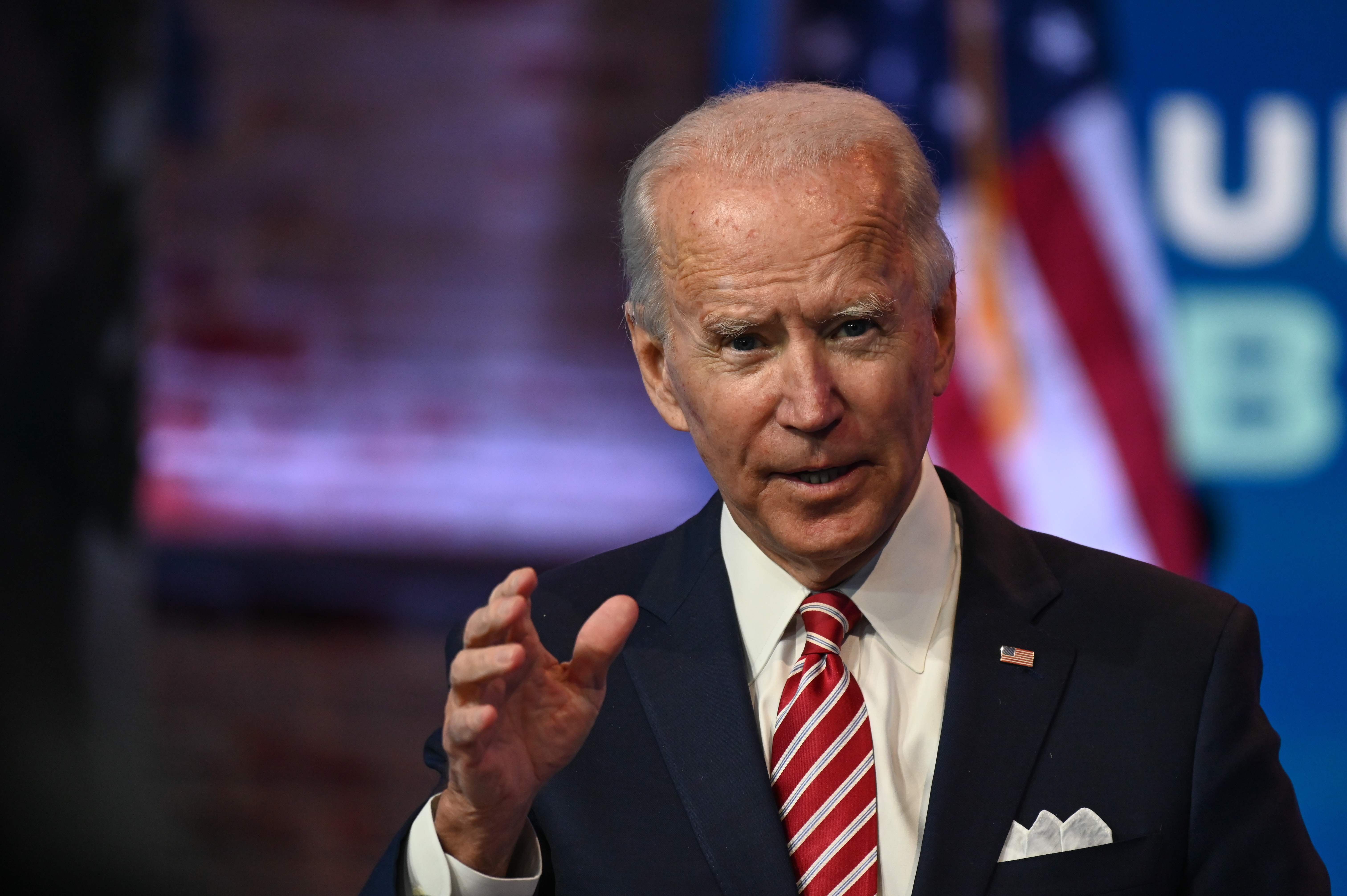 Presiden terpilih AS Joe Biden saat memberi keterangan kepada wartawan di Wilmington. Daleware, Senin (16/11/2020)