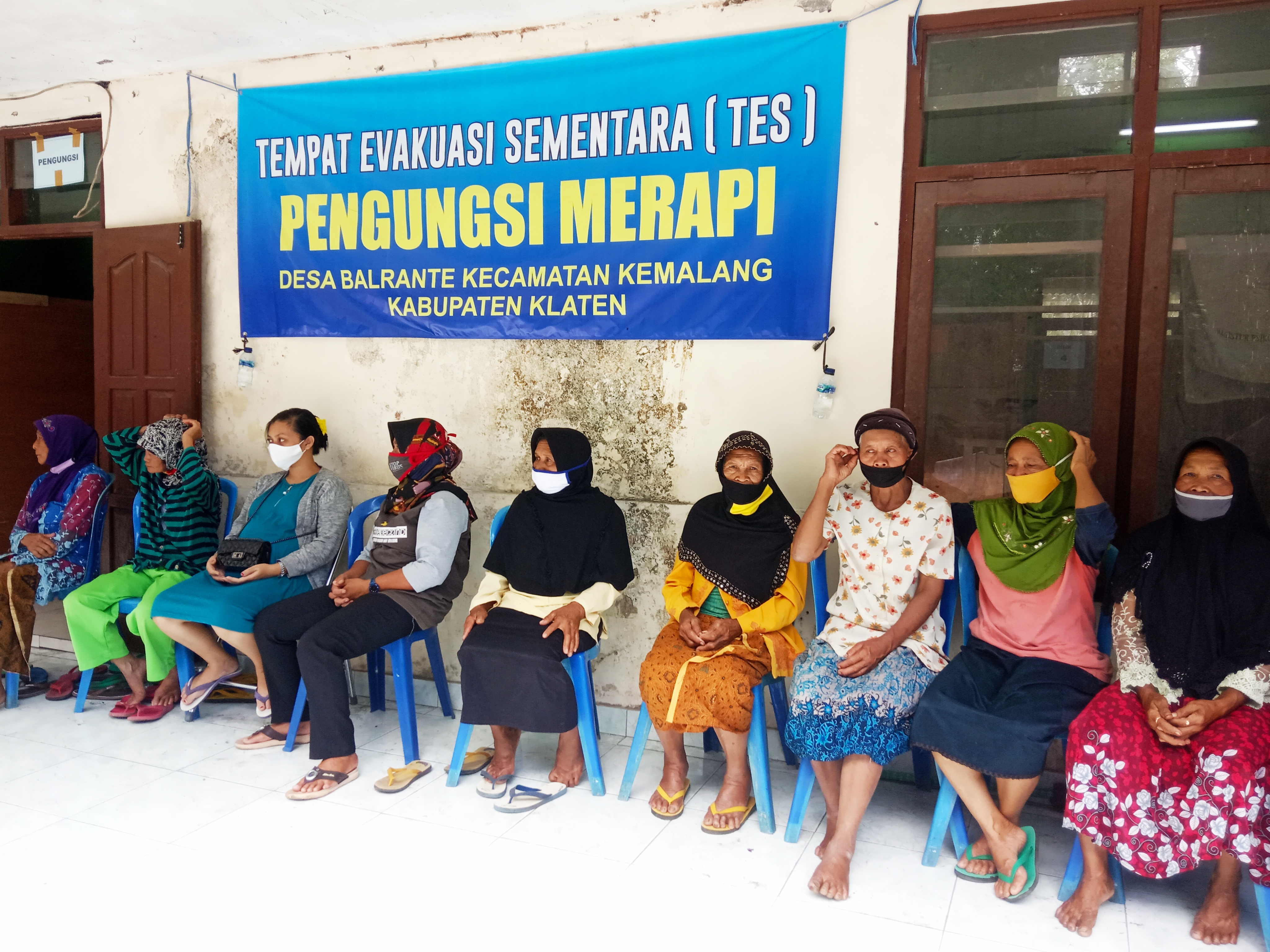Pengungsi Merapi masih Bertahan di Barak 