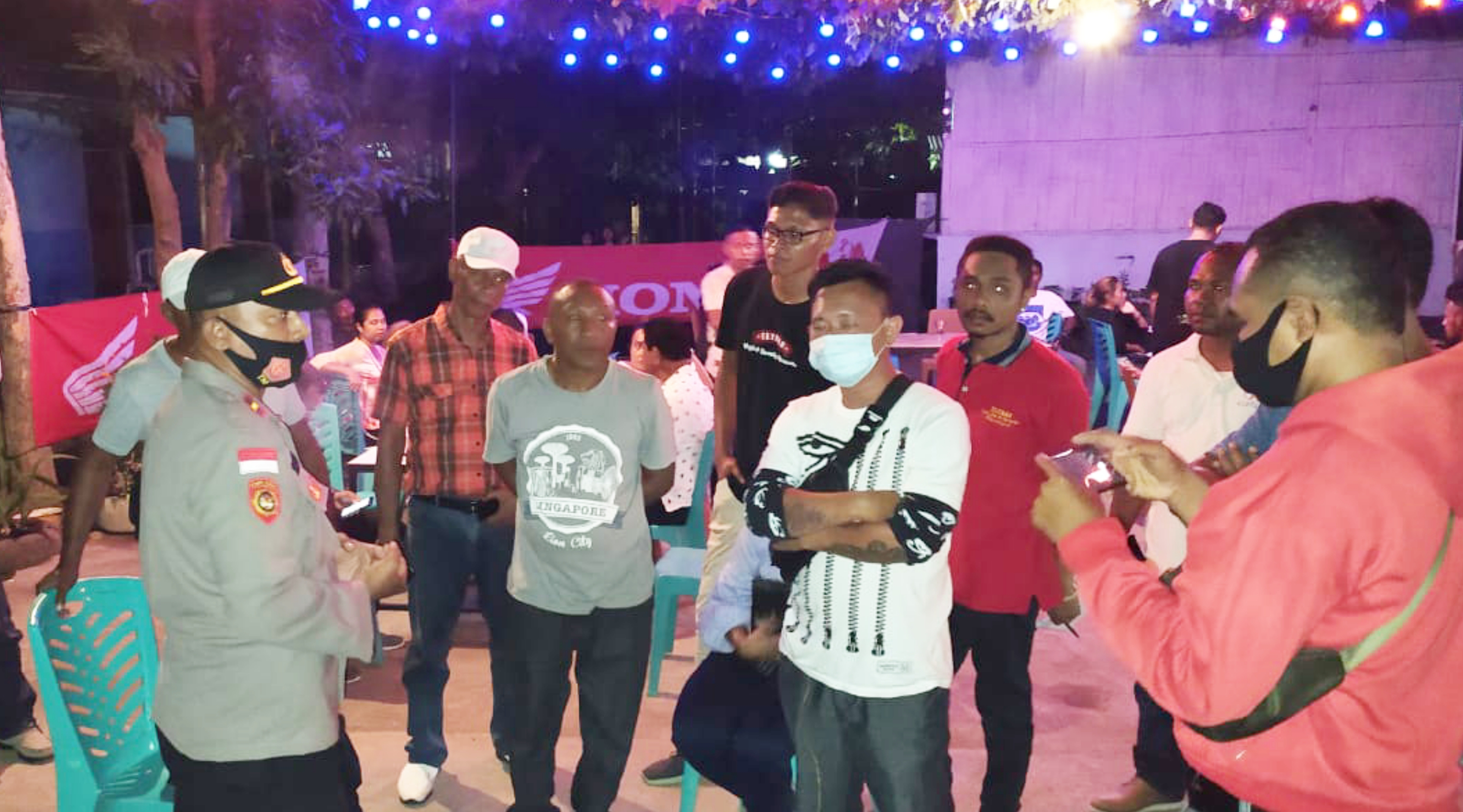  Polres Sikka Membubarkan Live Musik DJ Asal Bandung di Kabupaten Sikka, NTT.