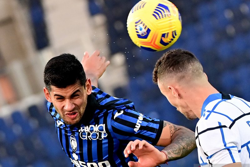 Duel dua tim papan Atalanta kontra Inter Milan berakhir imbang 1-1 dalam Liga Italia, Minggu (8/11)
