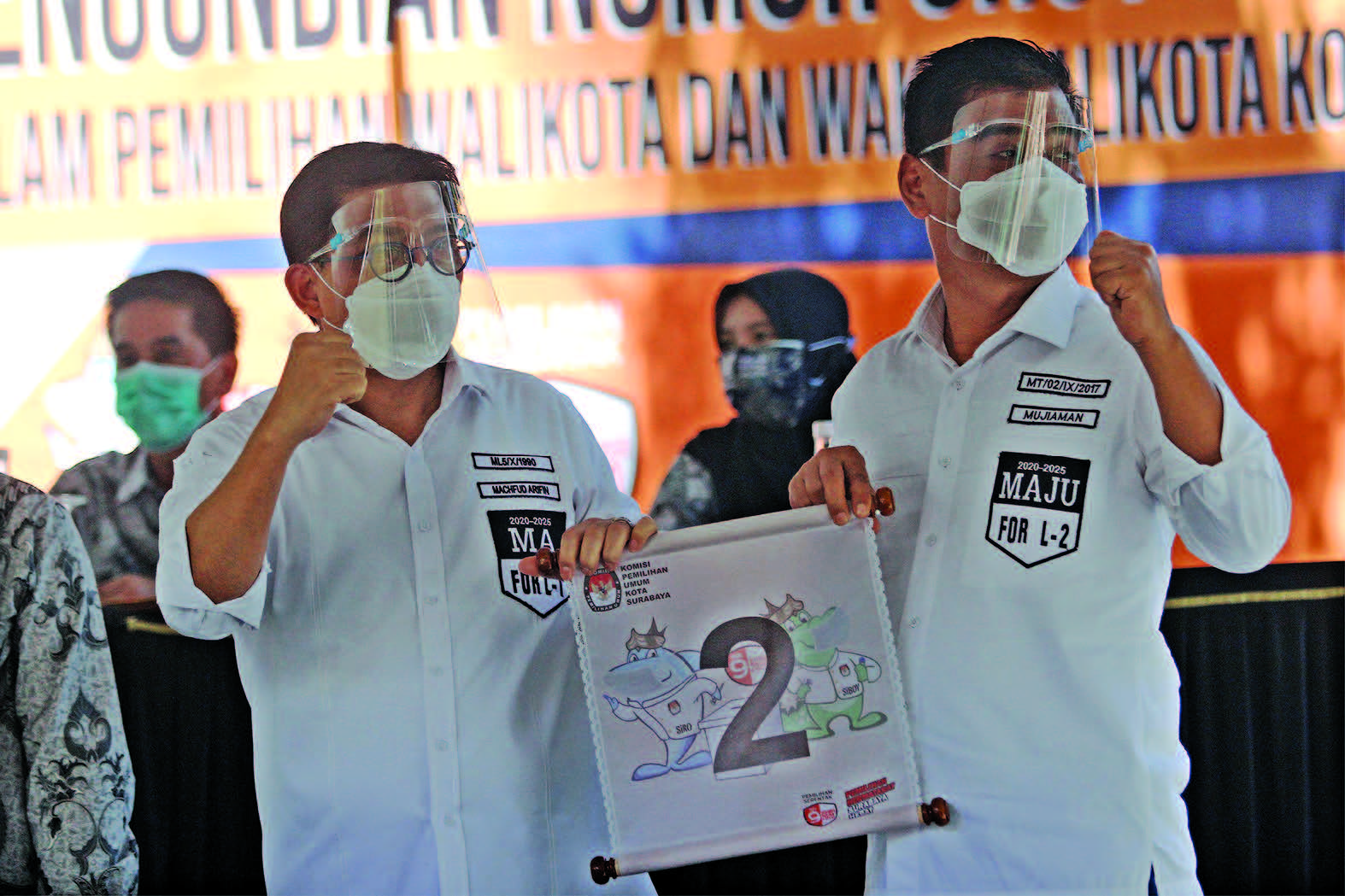 PASANGAN MACHFUD ARIFIN-MUJIAMAN