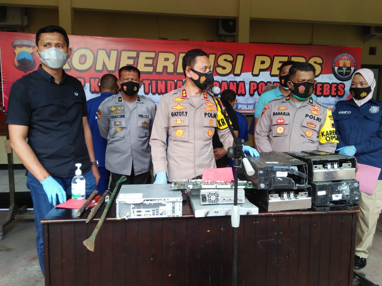 Polres Brebes ekspose penangkapan kawanan pencuri mesin ATM Bank Jateng, Kamis (26/11)