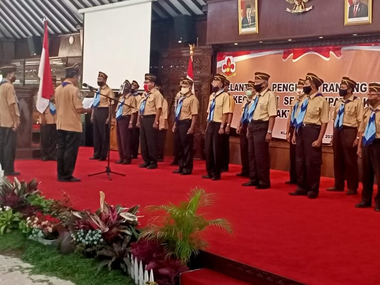 Pengurus Himpunan Pandu dan Pramuka Wreda Klaten saat pelantikan