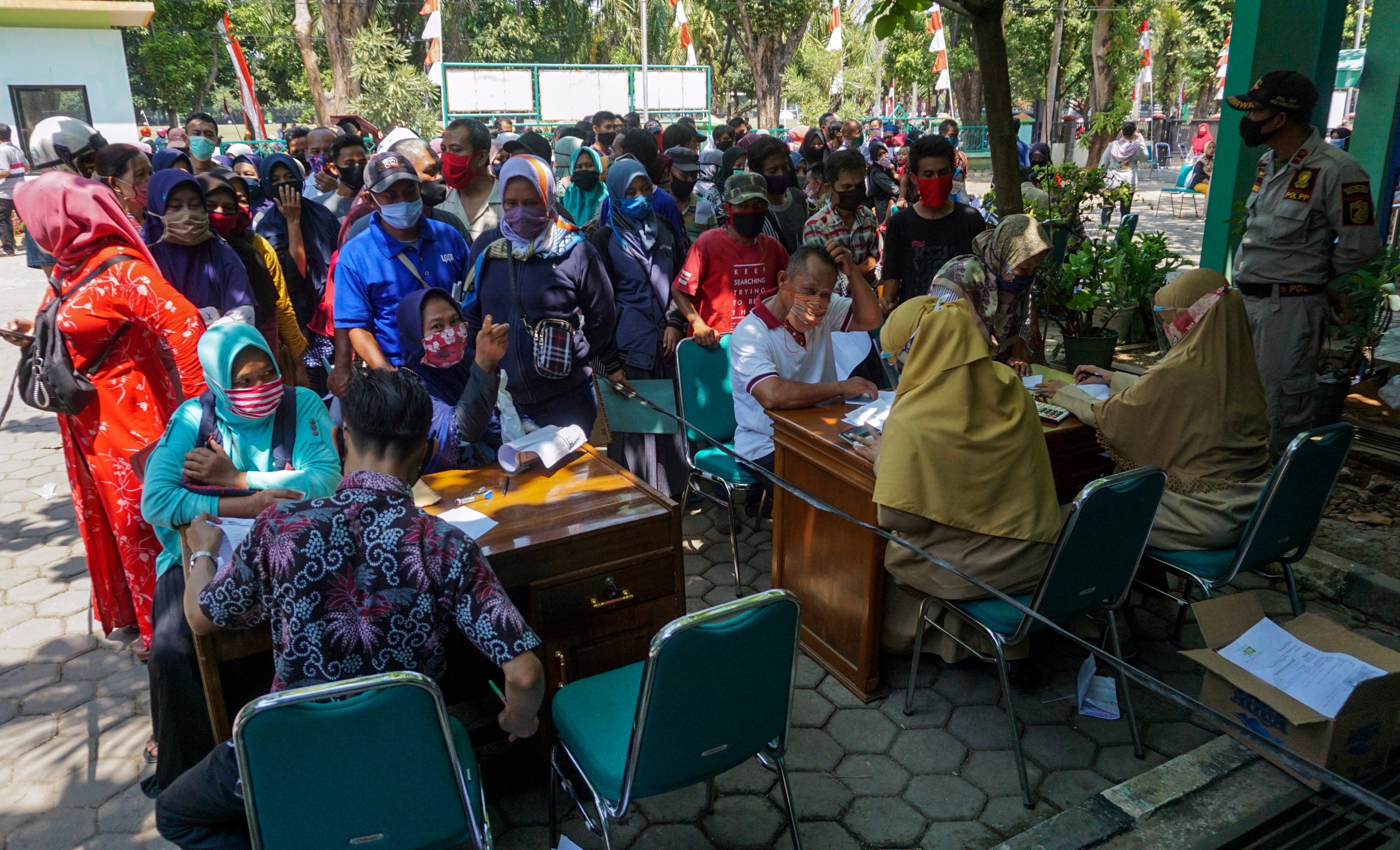 UMKM di Pekalongan mendaftarkan usahanya di dinas setempat