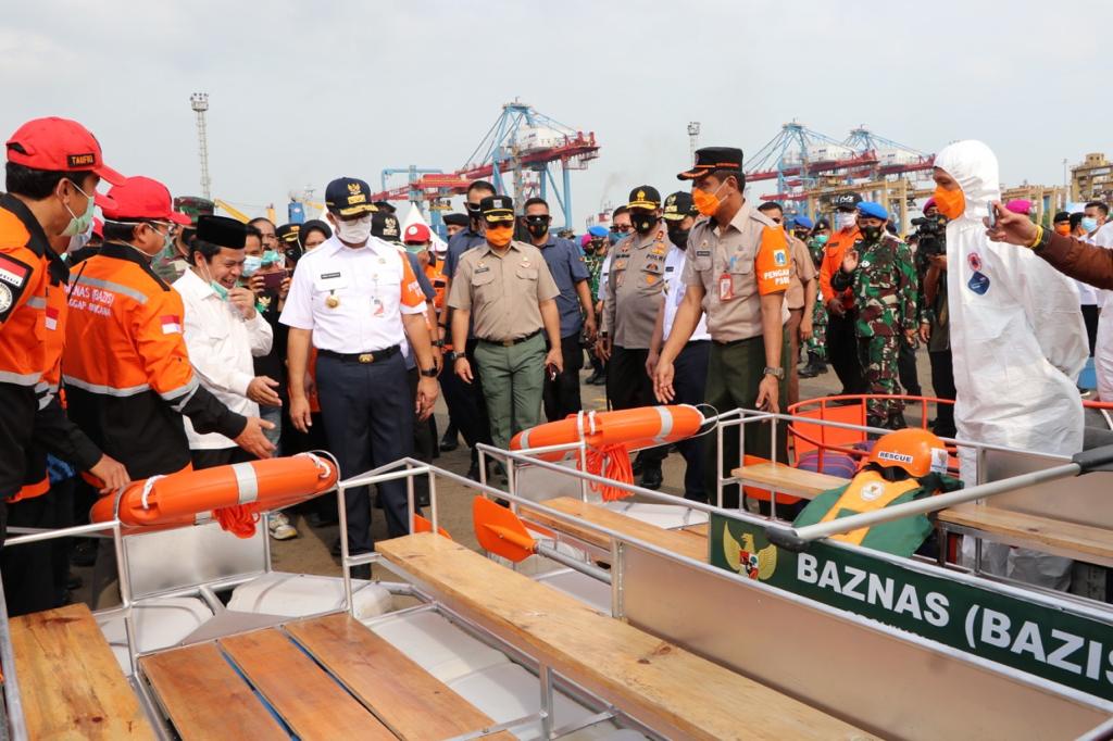Apel kesiapsiagaan menghadapi musim hujan di Ibu Kota DKI Jakarta di Tanjung Priok, Jakarta Utara, Rabu (4/11).