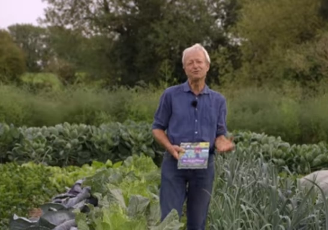 Charles Dowding adalah salah satu Youtubers dari generasi baby boomers yang semakin naik pamor di masa pandemi ini.