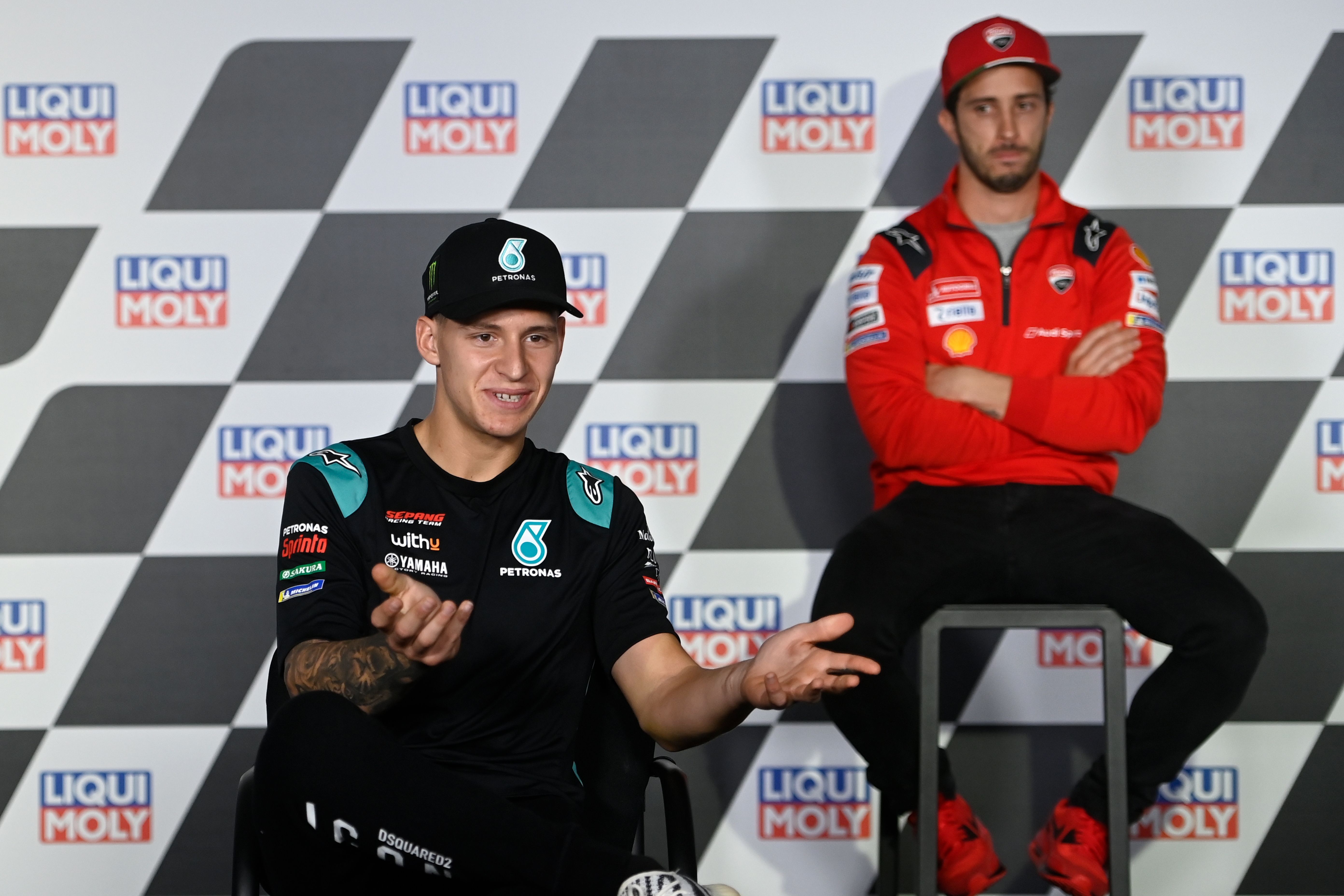 Pembalap Petronas Yamaha SRT asal Prancis,  Fabio Quartararo (kiri) dalam acara konferensi pers.